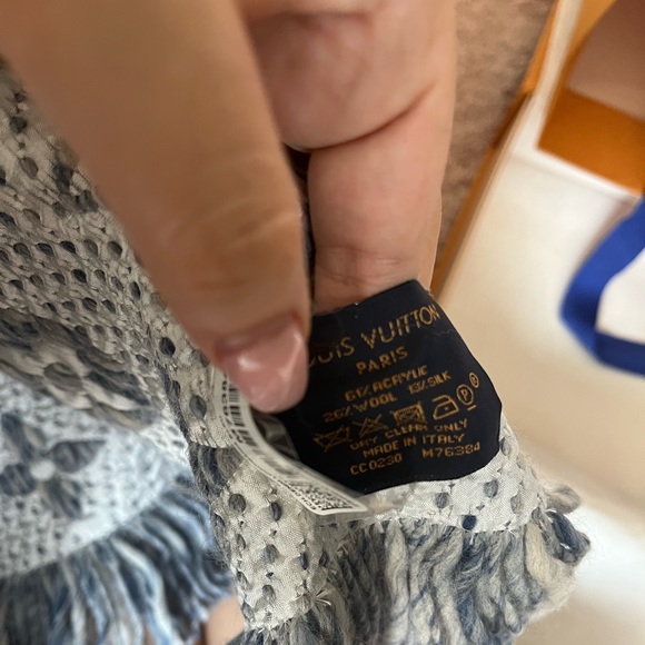 BNWT Louis Vuitton scarf - Picture 4 of 6